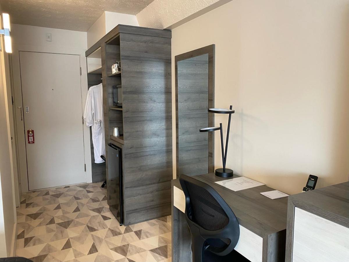 Travelodge By Wyndham Drummondville Exteriér fotografie